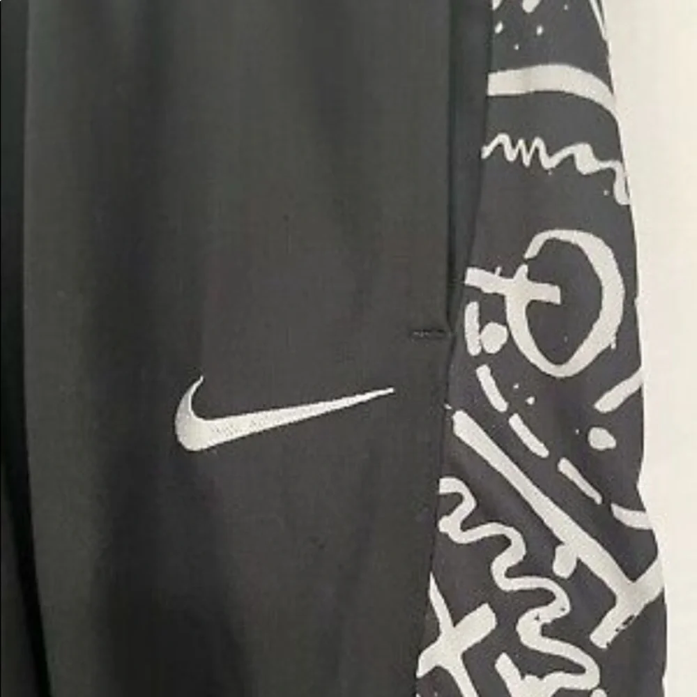 NIKE youth dri fit basketball shorts Black Size Medium - Picture 3 of 4